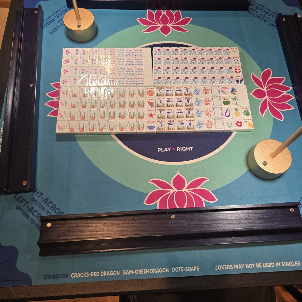 Island Vacation /  Hawaii / Caribbean / Mexico Mahjong Set with Kelly Green Back - Picture 2 of 10